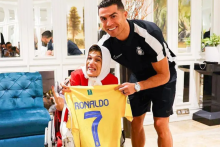 جنجال هدیه رونالدو به دختر معلول؛ درخواست فاطمه‌حمامی از پرسپولیس برای برگرداندن‌لباس‌اصلی 