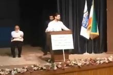 اقدام غیرمنتظره‌ی آذری جهرمی در برابر معترضان بازنشسته‌ی شرکت مخابرات/ فیلم