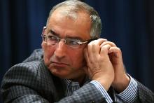 تحلیل زیباکلام از تبعات کناره‌گیری داماد رییس جمهور