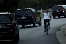 انتشار گسترده‌ی عکس زنی که به ترامپ اعتراض غیراخلاقی کرد