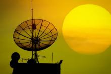 آیا امواج وای‌فای سرطان‌زاست؟ تاثیر امواج بر کودکان استفاده کننده از تلفن همراه