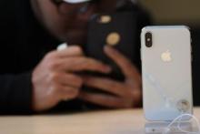 با وجود کاهش فروش آیفون، اپل سود کرد