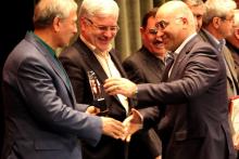 رایتل تندیس سومین جشنواره رتبه‌بندی شرکت‌های تابعه شستا را دریافت کرد