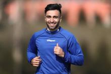 پست گیتاریست استقلال برای هواداران