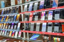 آخرین قیمت‌ها در بازار موبایل/ ریزش قیمت‌ ادامه دارد