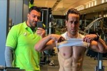 تصویری از "سیکس پک" علی کریمی در 43 سالگی