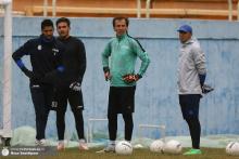 دروازه&zwnj;بان پرسپولیس در تمرین استقلال!