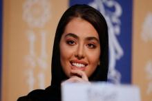 انتشار تصویری از ریحانه پارسا در آغوش مرد نامرئی!