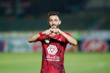 ستاره پرسپولیس را هوایی کردند/ چند دلال تمرکز او را به هم زدند