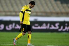 حمله پرسپولیسی‌ها به بازیکن پرسپولیسی سپاهان