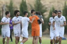 استقلالی‌ها با رانندگی یک خانم به قائمشهر رفتند(+عکس)