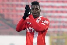 بالوتلی در راه پرسپولیس؛ دستکاری در ویکی‌پدیا!