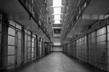 زندانی از تبعیدگاه فرار کرد، فرد دیگری را با اسم مشابه او به دادگاه آوردند