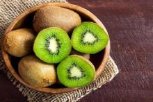 اگر هر روز یک عدد کیوی بخورید، چه اتفاقی در بدن شما می افتد