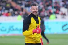 حمله گلر پرسپولیس به دستیار گل‌محمدی