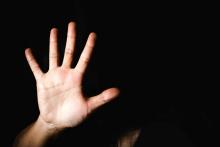 مرد پلید نقابدار به زن تنها در خانه اش رحم نکرد