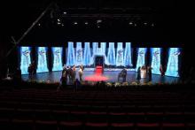 واکنش فضای مجازی به تک‌خوانی یک زن در جشنواره فیلم فجر