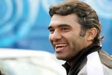 تبلیغ رستوران عابدزاده در جواب استقلالی هستی یا پرسپولیسی!