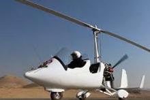 شوخی خلبان هلی کوپتر و دختر جوان گردن پسر کرجی را قطع کرد!