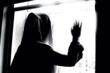 شوهر بی غیرتم مرا به تخت بست و 5 دوستش را به اتاق فرستاد