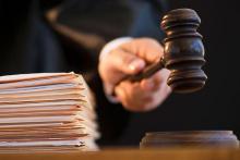 رفتارهای خارج از عرف مادرم با مردان مشهدی آبروییم را برده است