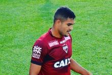 مهاجم برزیلی از علی پروین رخصت خواست