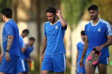 کارت بازی سه بازیکن استقلال صادر شد