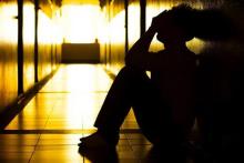 همخوابی اجباری 3 زن آرایشگر با مرد قوی هیکل!