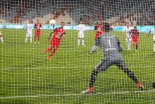 چگونه پنالتی علیپور لو رفت؟/شک کالدرون به چند بازیکن خودی