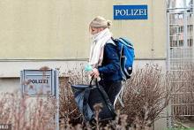 پاسخ‌پلیس‌‌زیبای‌آلمان‌به‌شایعات (عکس)