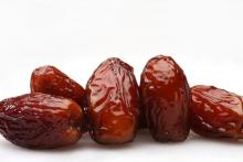 محاسن خوردن سه عدد خرما در روز 