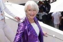 آبروریزی خانم بازیگر روی فرش قرمز!