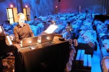 عجیب‌ترین کنسرت تاریخ! 8 ساعت اجرا برای تماشاگران خوابیده