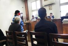 شوهر بی نوا در اتاق خواب را به روی همسر و مرد غریبه قفل کرد