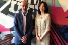 یانگوم در کنار کارگردان ایرانی