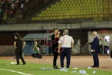 فحاشی خداداد عزیزی به تماشاگران سپیدرود (+عکس)