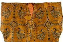 ۵۰۰ هزار پوند برای لباس هزار ساله