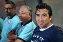 عزیزی: آقا کوچولو، شما در مورد لوازم آرایش صحبت کن نه فوتبال!