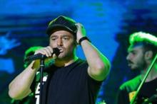 تعظیم محمدرضا گلزار به تماشاگران کنسرت (+عکس ها)