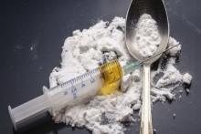 شوهرم از روابط من و دوستش با خبر بود، اما چون پول بساطش را می داد، حرفی نمی زد