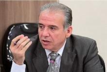 مردم حق دارند که دلار می‌خرند