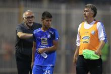 قائدی: بطری را پرت نکردم، از دستم افتاد!