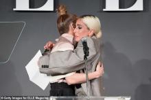 لیدی گاگا با چشمانی اشک‌بار فاش کرد/تحمل آزار جنسی در 19 سالگی