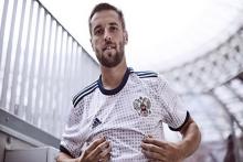 جهت اطلاع تاج و همکاران!/فقط لباس تیم ملی ایران، کولینگ دارد؟