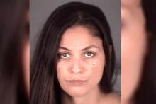 مادری دخترش را در خیابان برهنه کرد!