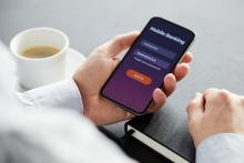 قبل از ضرر به امنیت موبایل بانک دقت کنید