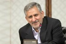 جهانگیری: عرضه دلار بالاتر از ۴۲۰۰ تومان، قاچاق است / به هر کس دلار بخواهد، با همین نرخ می‌دهیم