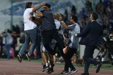 سرمربی استقلال این بار به سمت سکوی بانوان رفت!