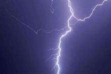 صاعقه جان دو نفر را در این شهر گرفت