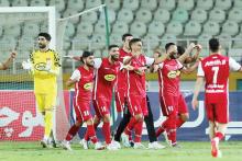 استقلال یک سال است حق 15 تیم را خورده